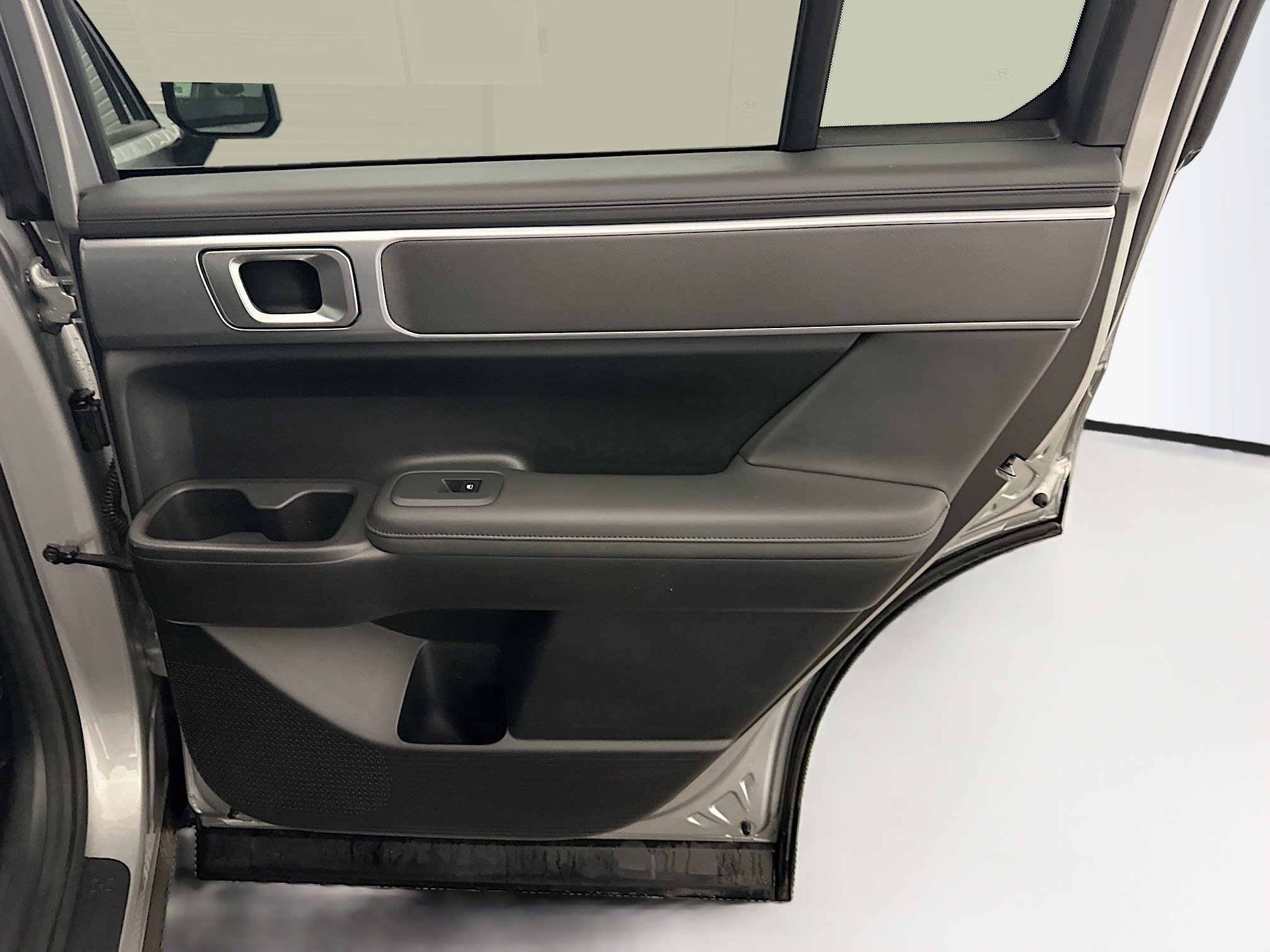 Used 2025 Hyundai Santa Fe SEL image 32