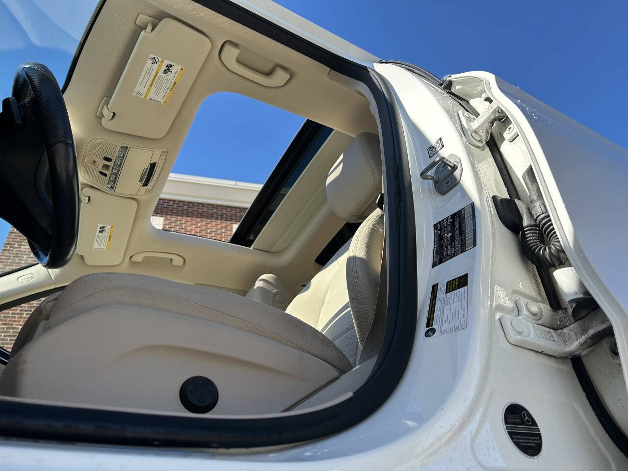 Used 2018 Mercedes-Benz GLC 300 4MATIC image 30