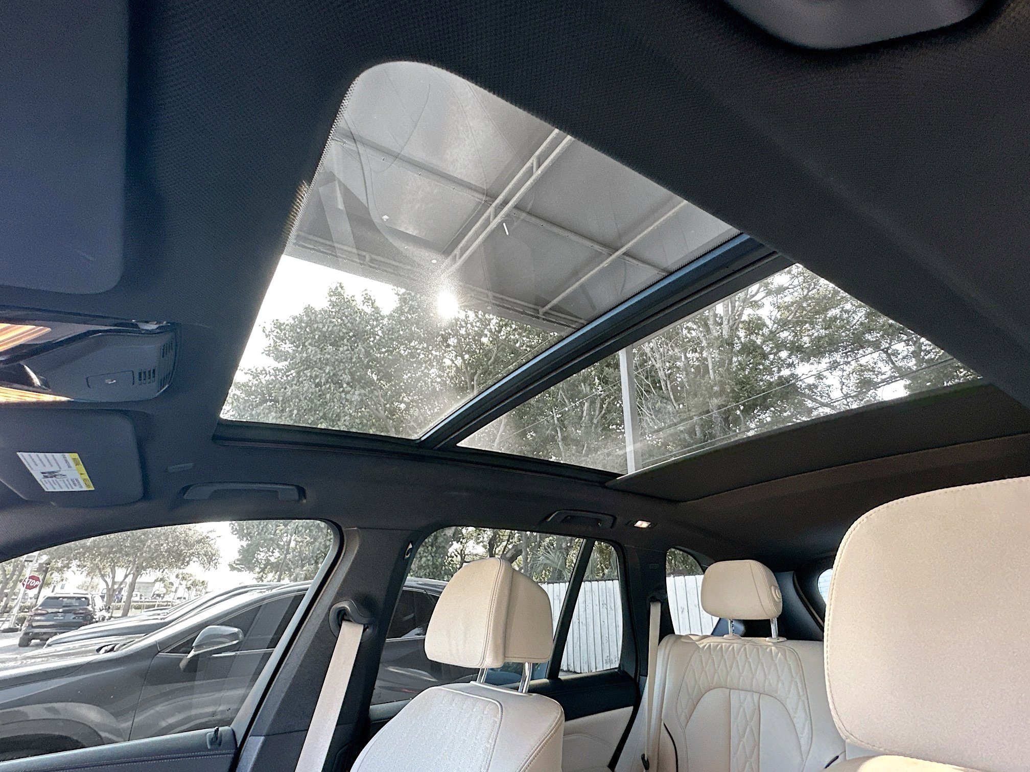 Used 2022 BMW X5 M50i image 23