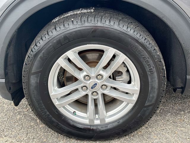 Used 2022 Ford Explorer XLT image 13