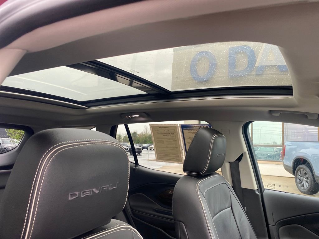 Used 2020 GMC Terrain Denali w/ Denali Premium Package AWD/4WD image 27