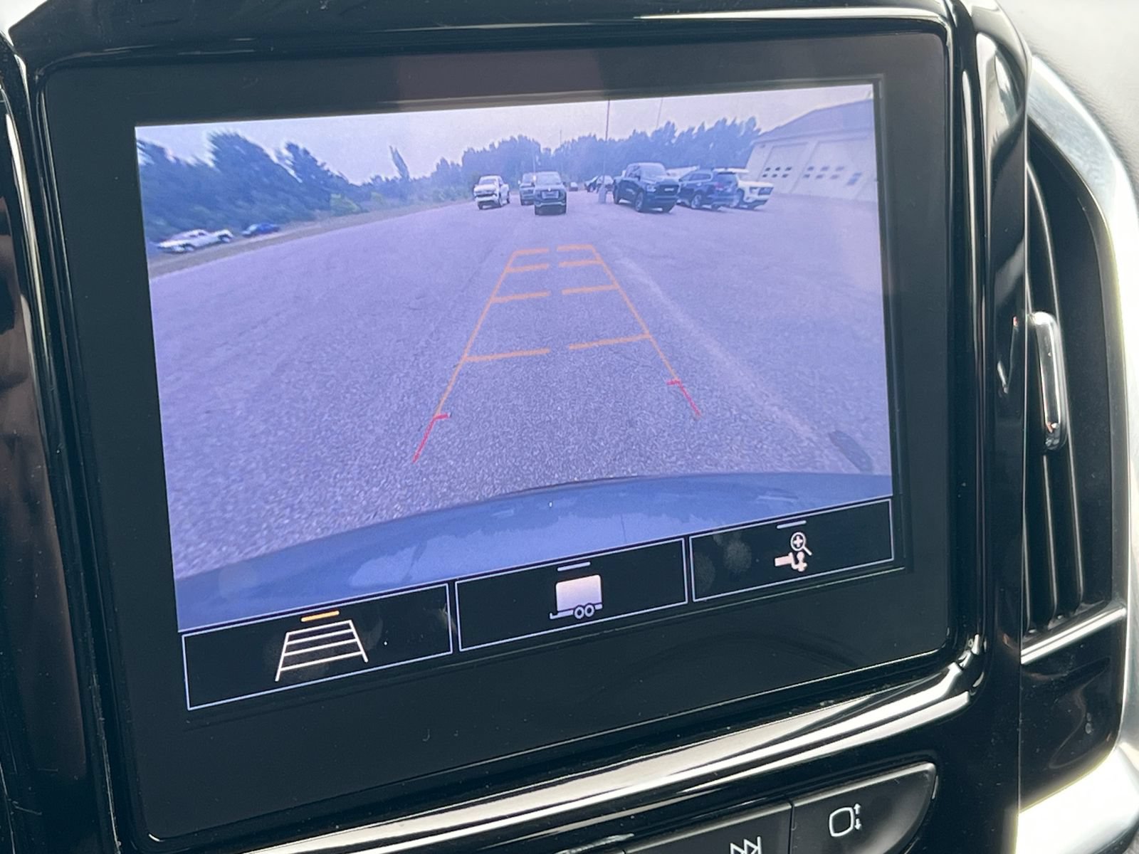 Certified 2021 Chevrolet Traverse LT AWD/4WD image 25