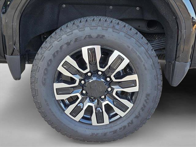 Used 2025 GMC Sierra 2500 Denali Ultimate AWD/4WD image 25