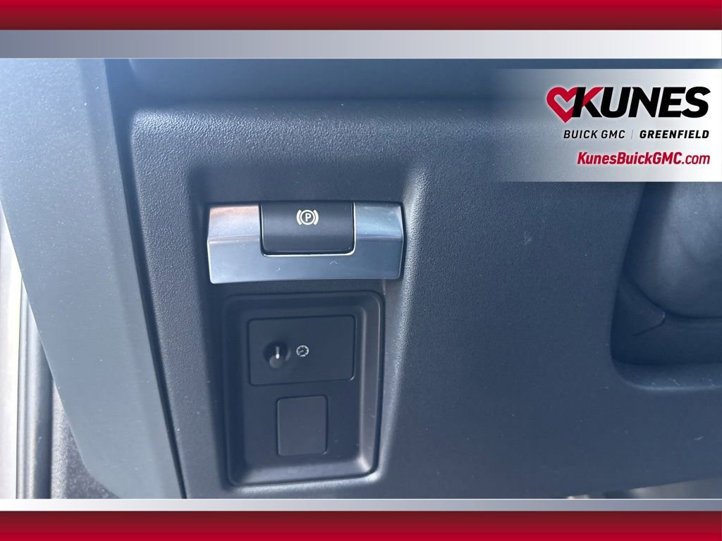 Used 2024 Land Rover Defender 130 X-Dynamic SE image 23