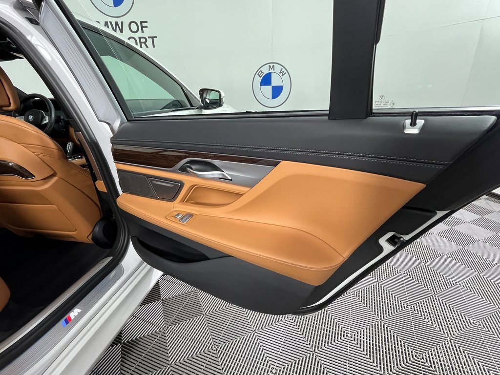 Certified 2022 BMW 750i xDrive w/ Executive Package image 26
