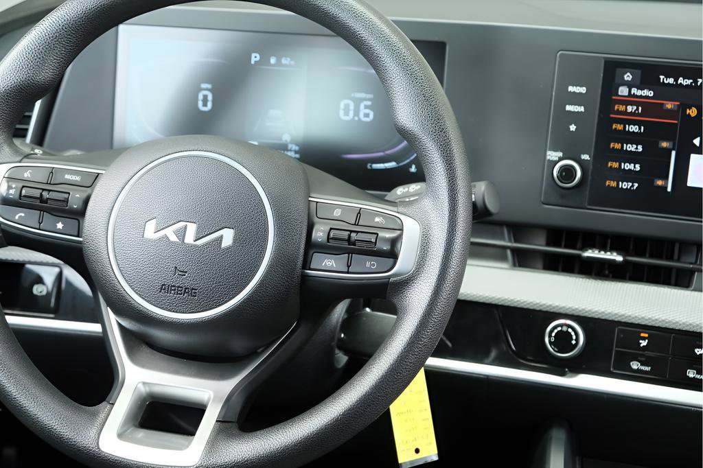 Used 2024 Kia Sportage LX image 13
