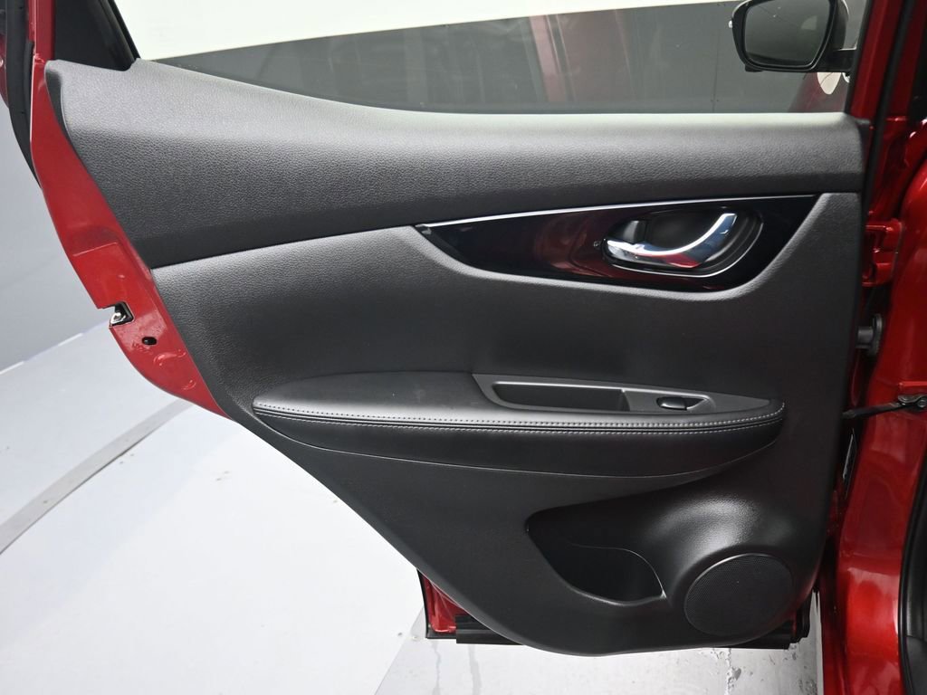 Used 2022 Nissan Rogue Sport SL w/ Premium Package image 31