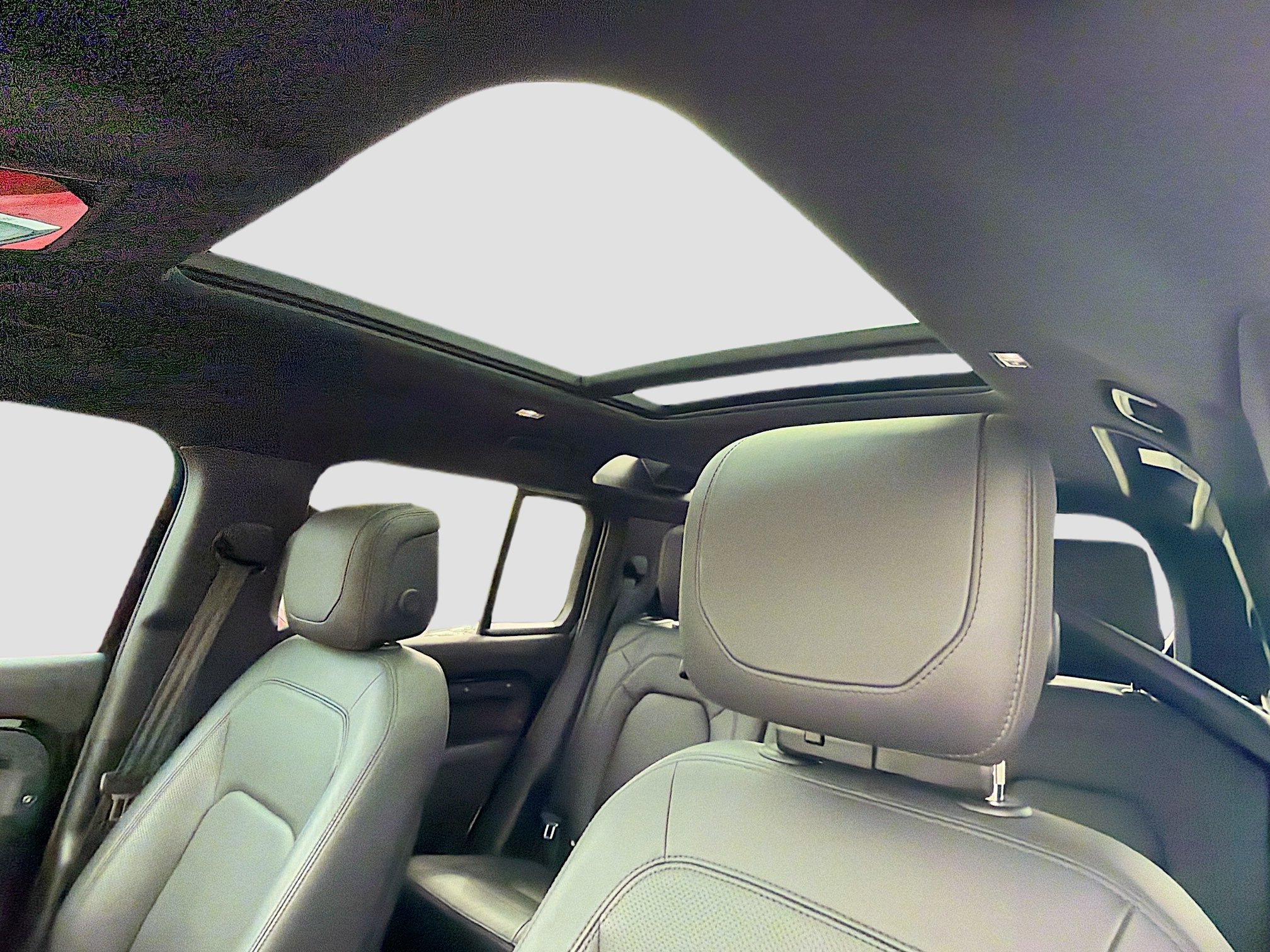 Used 2024 Land Rover Defender 110 V8 image 27