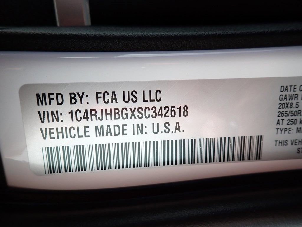 New 2025 Jeep Grand Cherokee Limited w/ Black Appearance Package image 44