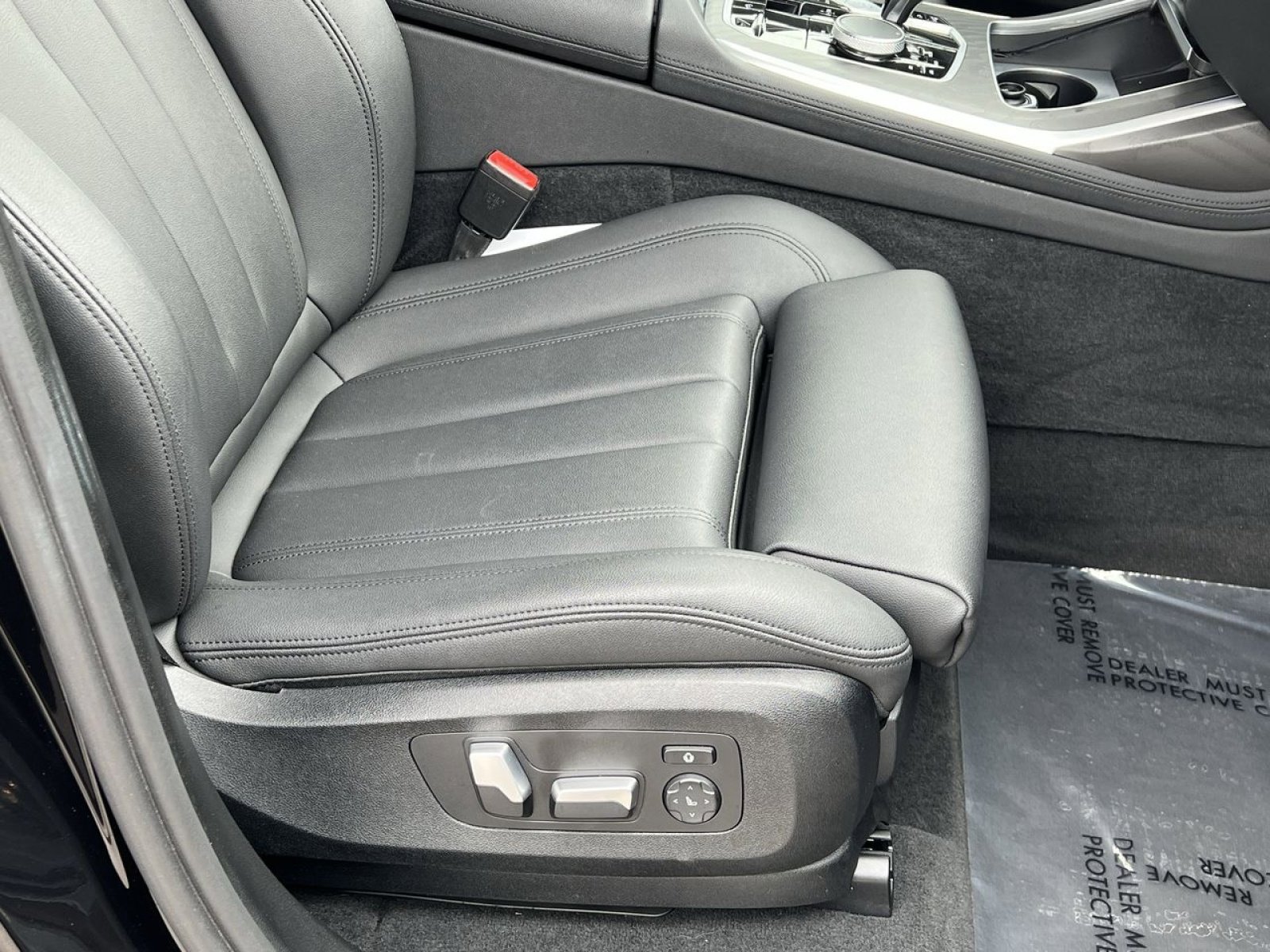 Used 2022 BMW X7 xDrive40i w/ Premium Package image 27