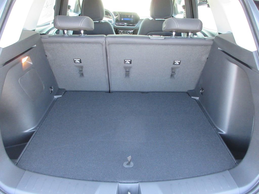 New 2026 Chevrolet TrailBlazer LT w/ Convenience Package FWD image 12