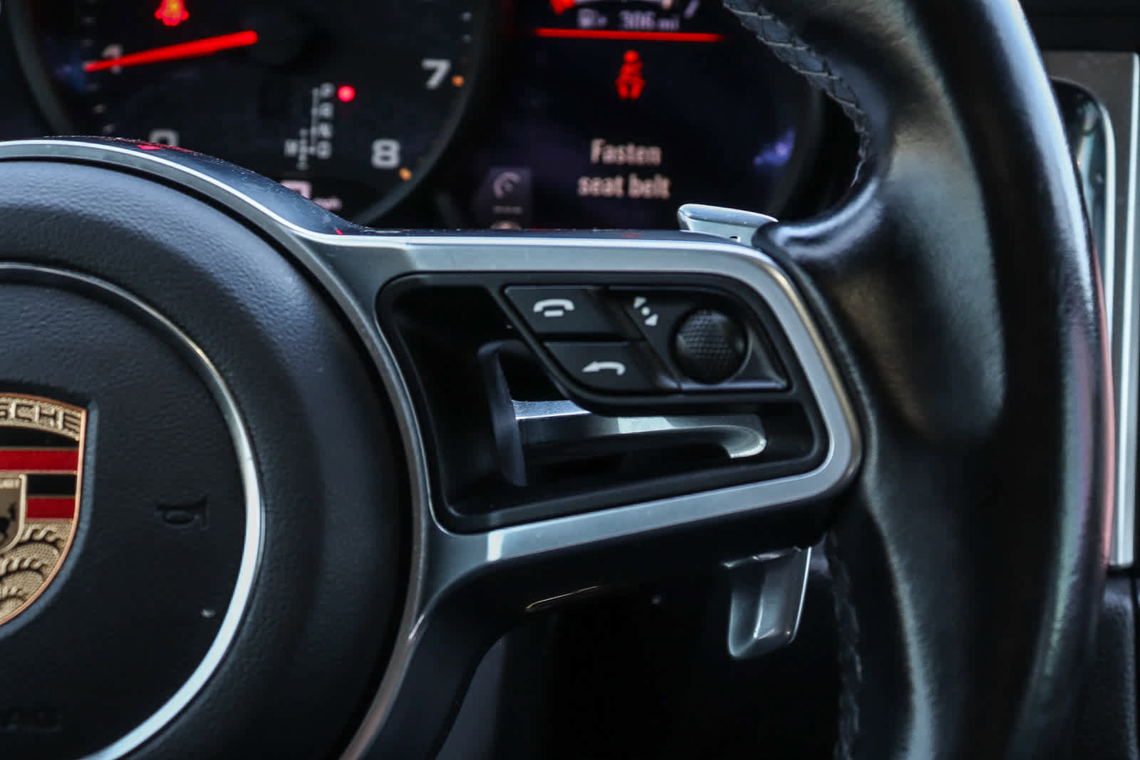 Used 2020 Porsche Macan AWD/4WD image 19