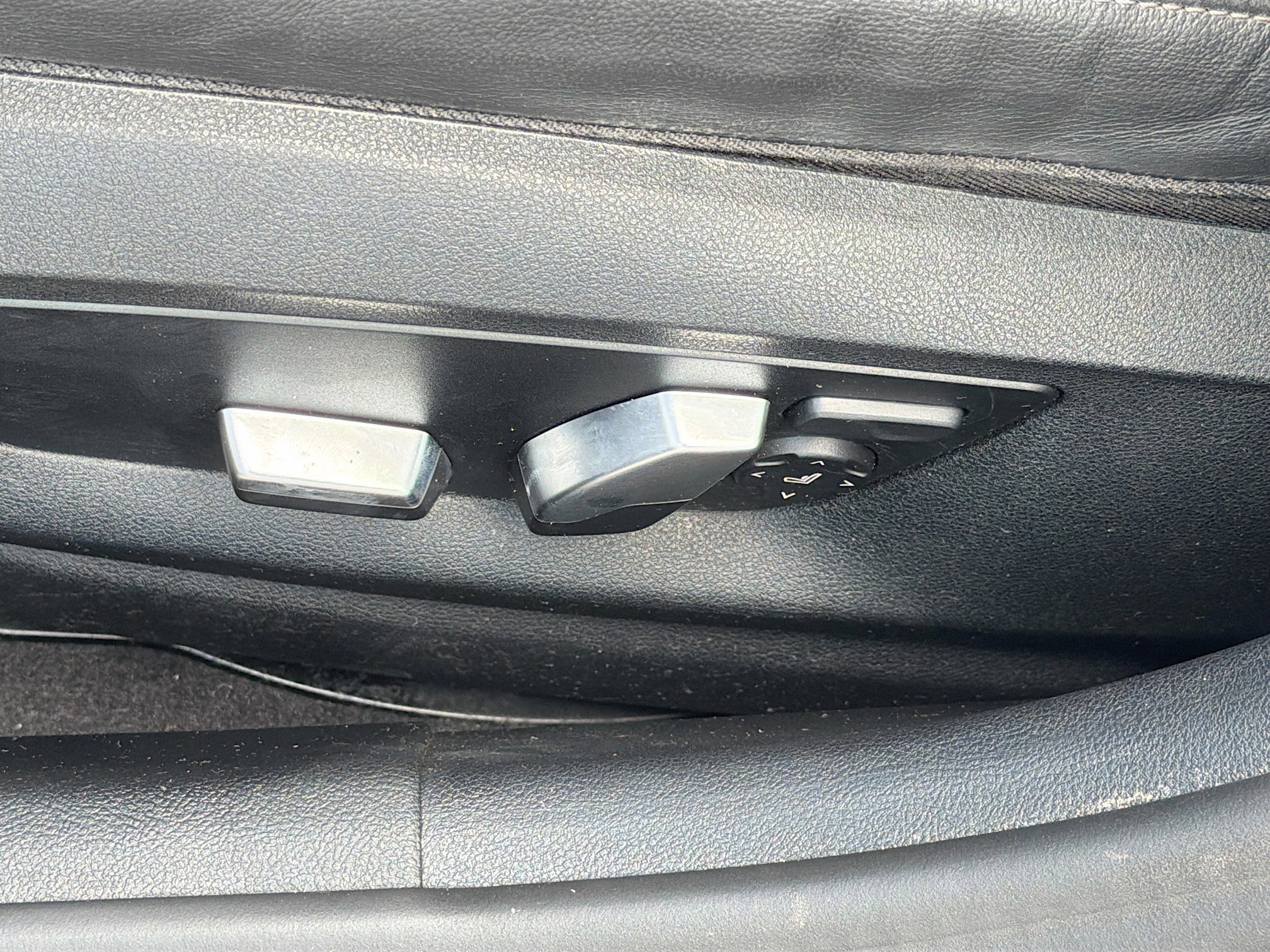 Used 2021 BMW 530i w/ Convenience Package image 24