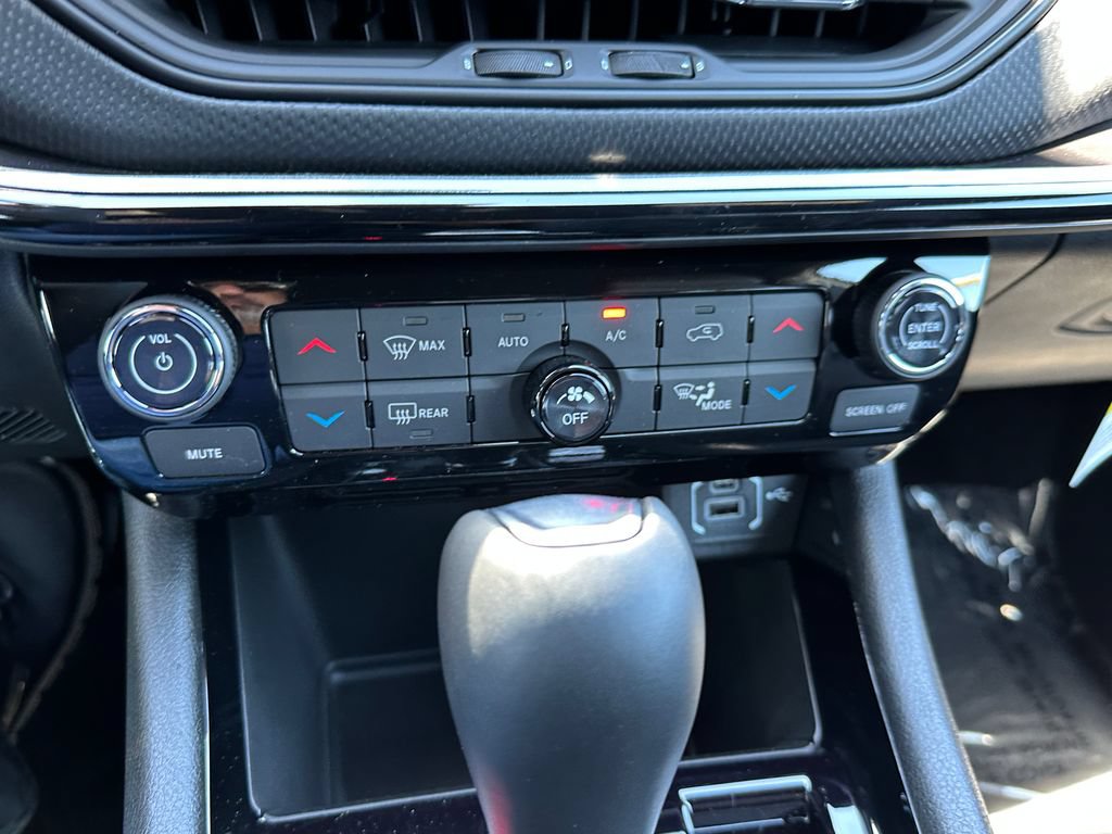 New 2026 Jeep Compass Latitude AWD/4WD image 28