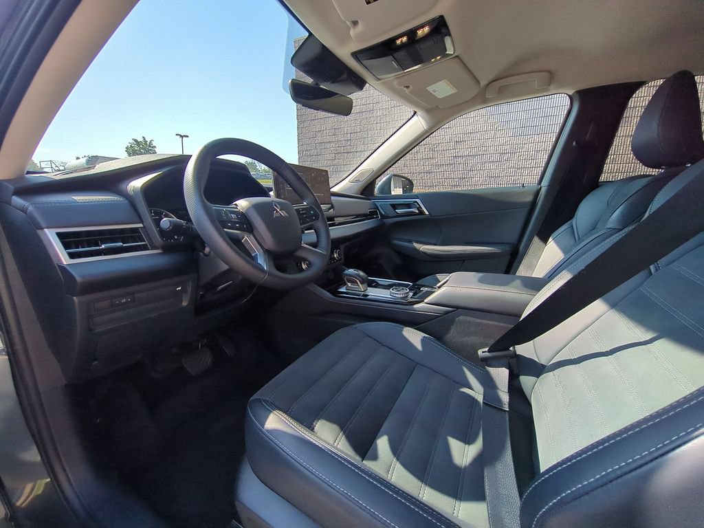Used 2025 Mitsubishi Outlander SE AWD/4WD image 15