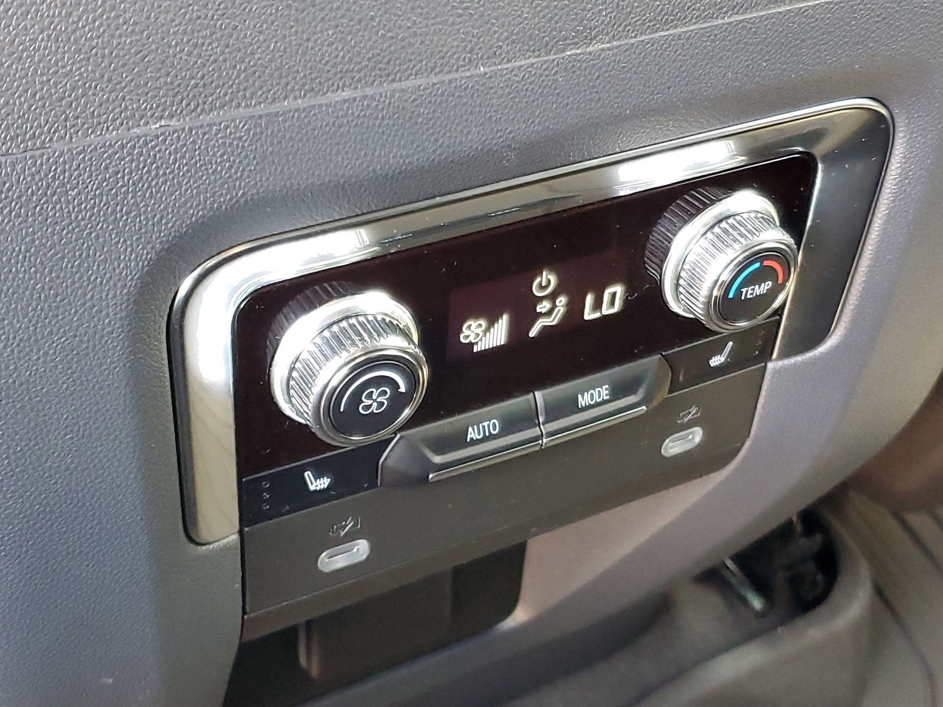 Used 2023 GMC Yukon Denali AWD/4WD image 14