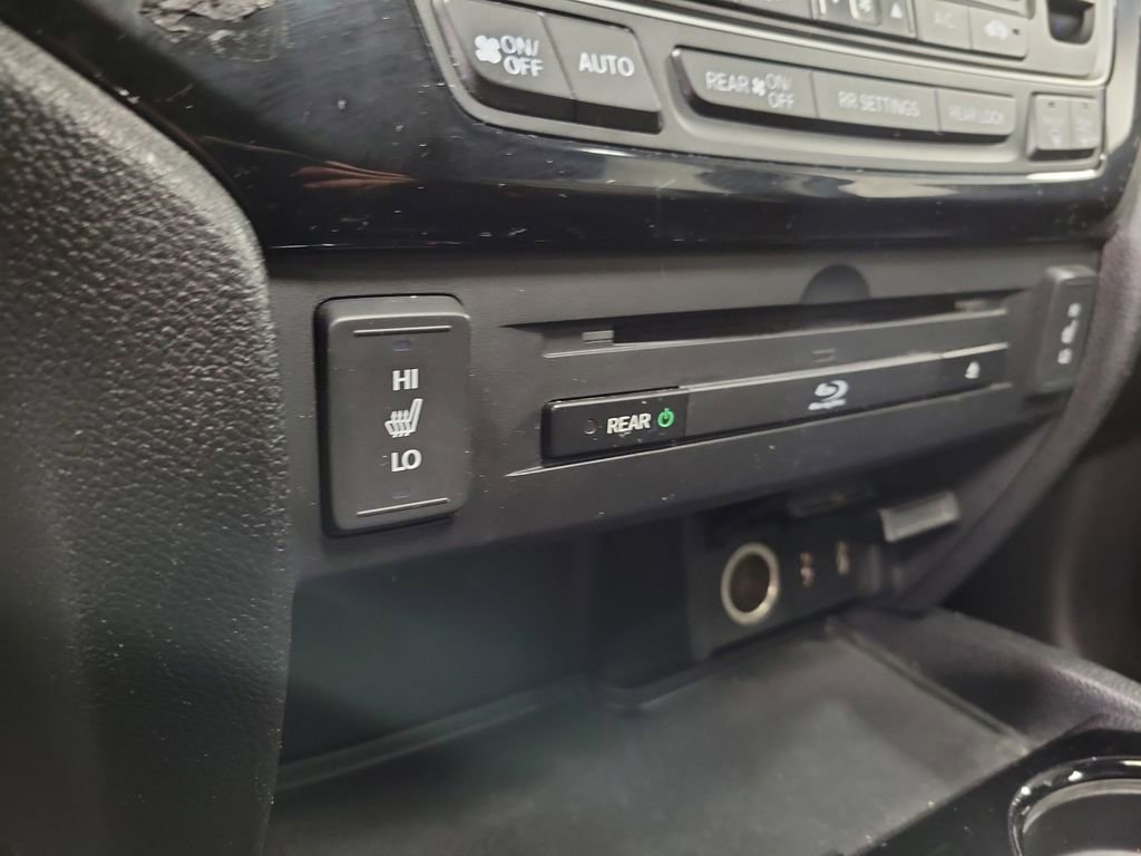 Used 2017 Honda Pilot Touring image 16