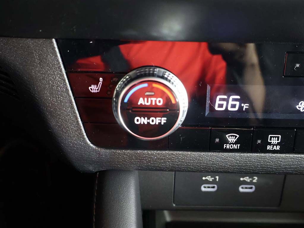 New 2026 Mitsubishi Outlander LE AWD/4WD image 49