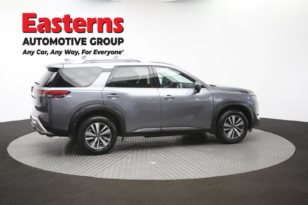Used 2024 Nissan Pathfinder SL w/ Black Appearance Package AWD/4WD image 47