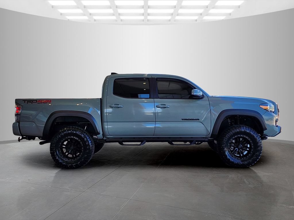 Used 2023 Toyota Tacoma TRD Off-Road w/ Technology Package AWD/4WD image 3