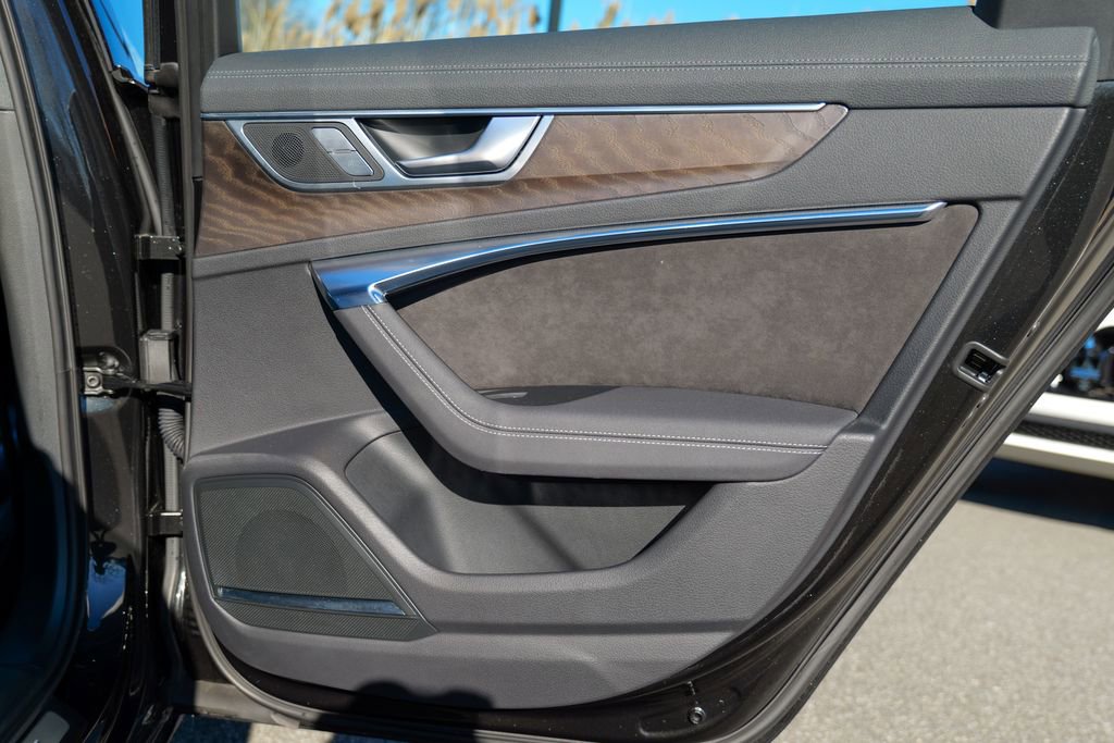 Used 2020 Audi S6 Premium Plus w/ S Sport Package image 27