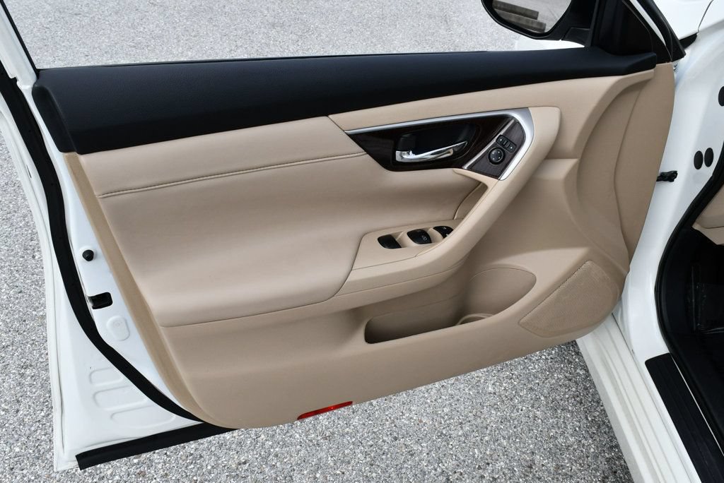 Used 2015 Nissan Altima 2.5 SL w/ Moonroof Package FWD image 39
