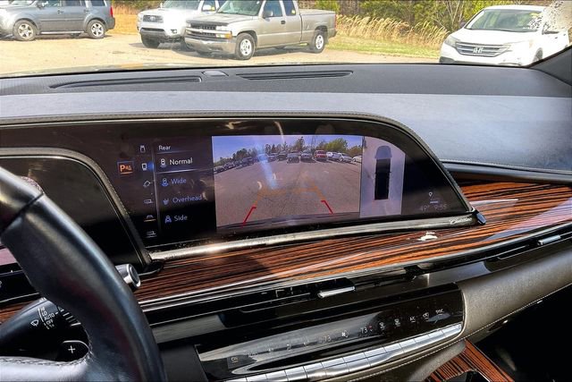 Used 2023 Cadillac Escalade Premium Luxury w/ Performance Package image 11