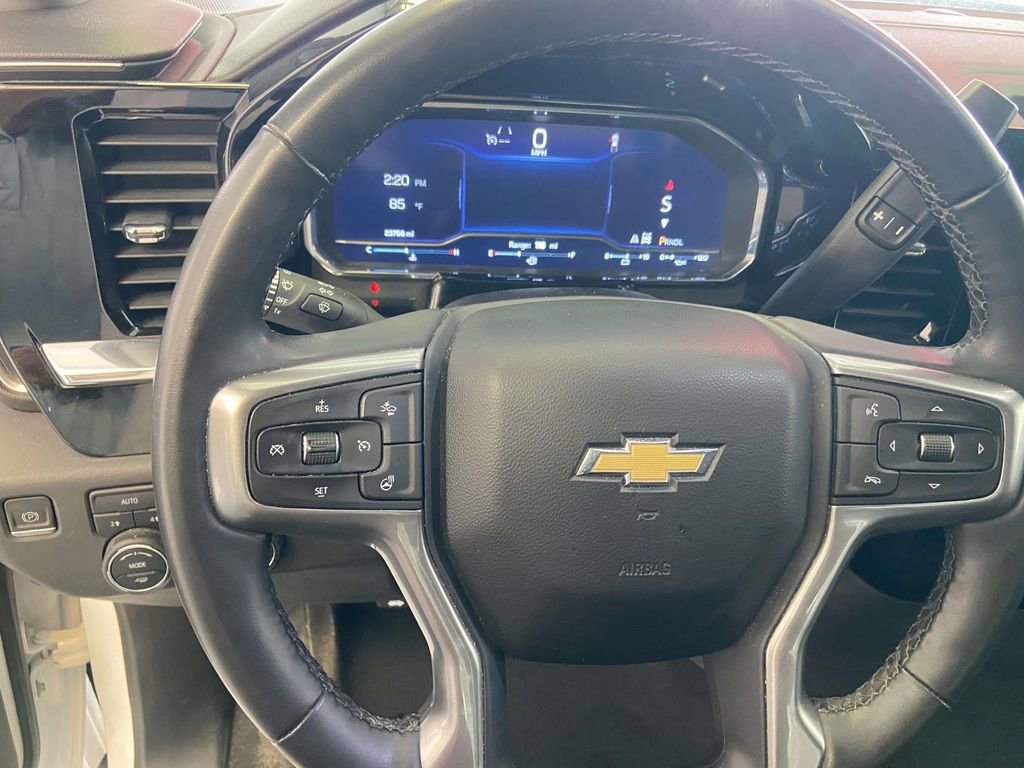 Used 2023 Chevrolet Silverado 1500 LT AWD/4WD image 21