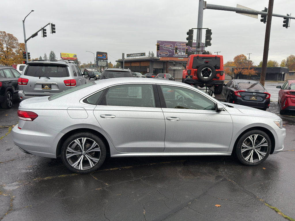Used 2021 Volkswagen Passat 2.0T SE image 6
