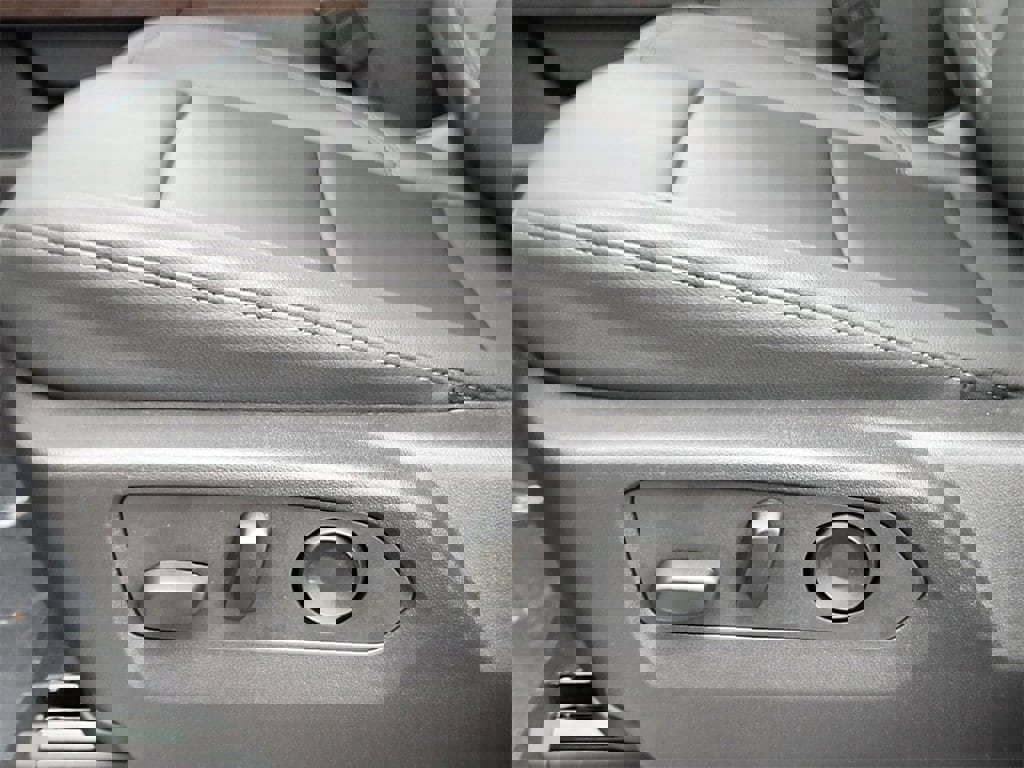 New 2025 GMC Sierra 2500 SLT w/ SLT Premium Package image 17