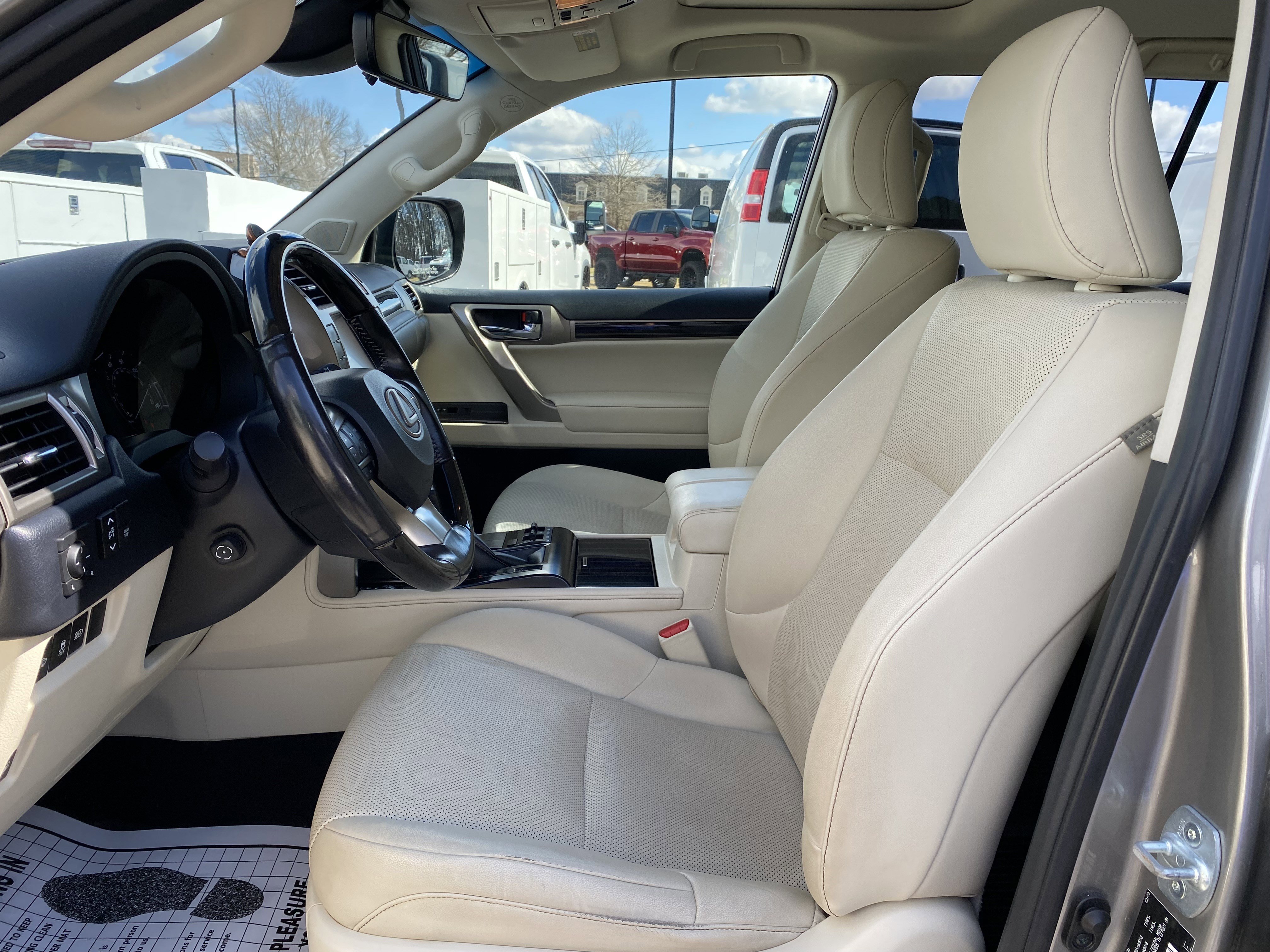 Used 2020 Lexus GX 460 Premium w/ Premium Package image 16