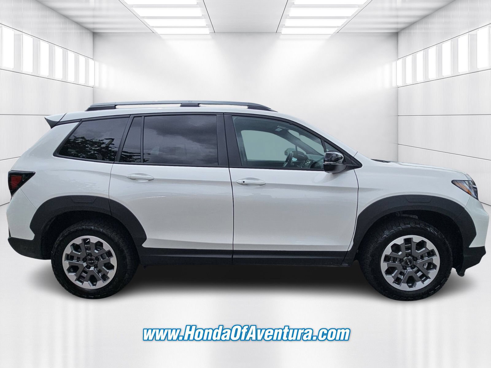 Used 2024 Honda Passport TrailSport image 2