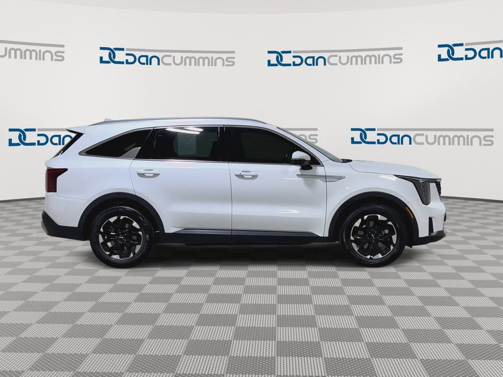 Used 2024 Kia Sorento S FWD image 9