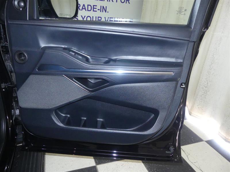 Used 2025 Lincoln Navigator Reserve w/ Jet Appearance Package image 34