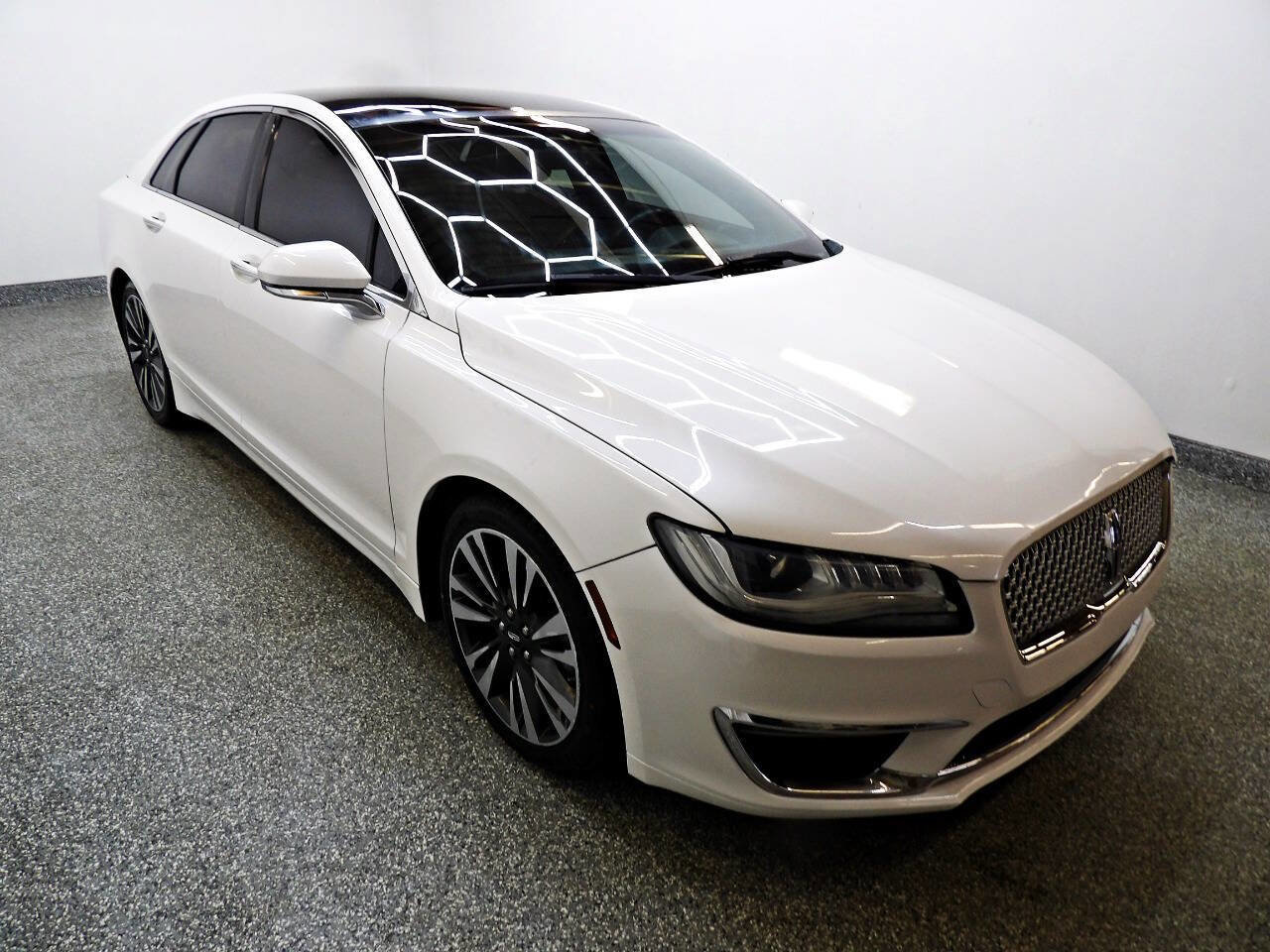 Used 2017 Lincoln MKZ Reserve image 3