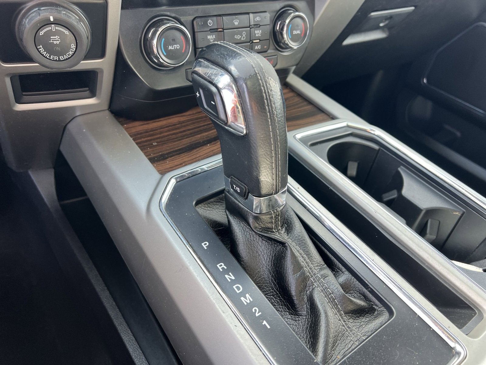Used 2017 Ford F150 Lariat w/ Equipment Group 501A Mid AWD/4WD image 30