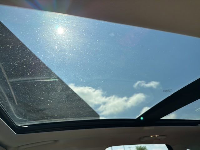 Used 2018 Ford Edge Titanium w/ Equipment Group 302A AWD/4WD image 19