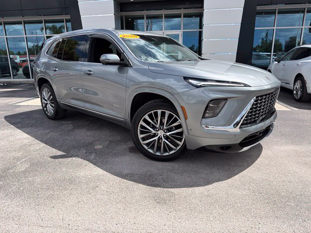Used 2026 Buick Enclave Avenir w/ Super Cruise Package FWD image 2