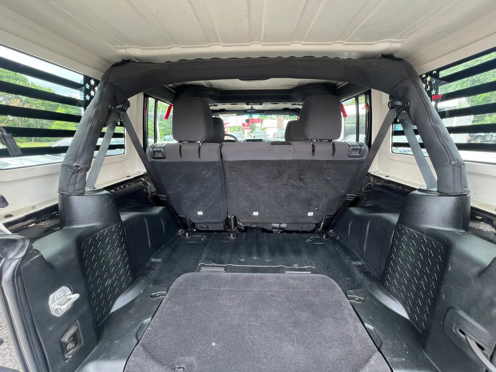 Used 2018 Jeep Wrangler Unlimited Sport w/ Connectivity Group AWD/4WD image 11
