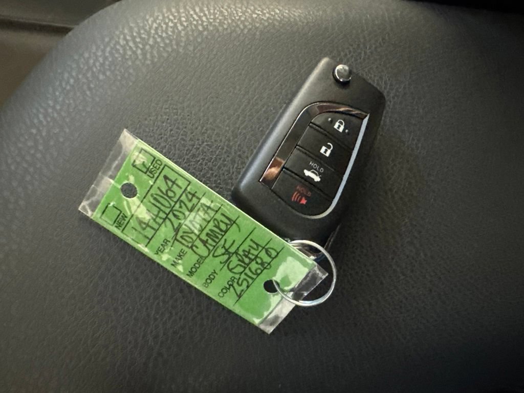 Used 2024 Toyota Camry SE FWD image 33