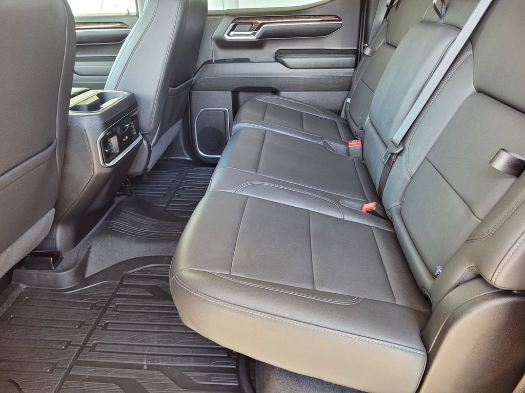 Used 2024 GMC Sierra 1500 Elevation w/ Elevation Premium Package AWD/4WD image 8