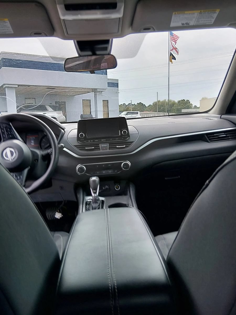 Used 2024 Nissan Altima 2.5 S FWD image 6