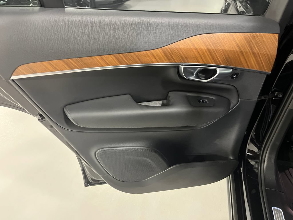 Certified 2024 Volvo XC90 B6 Plus w/ Protection Package Premier AWD/4WD image 21