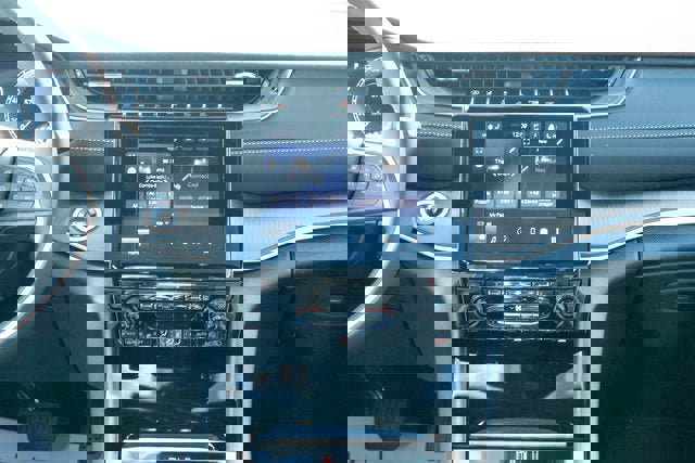 New 2025 Jeep Grand Cherokee L Laredo image 29