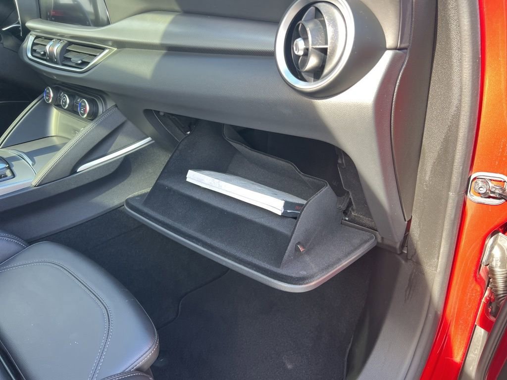 Used 2023 Alfa Romeo Stelvio Veloce AWD/4WD image 39