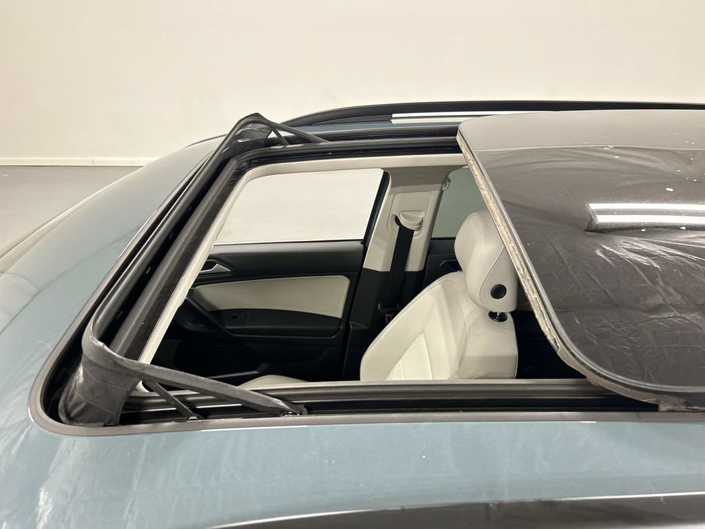 Used 2021 Volkswagen Tiguan SE w/ Panoramic Sunroof Package AWD/4WD image 19