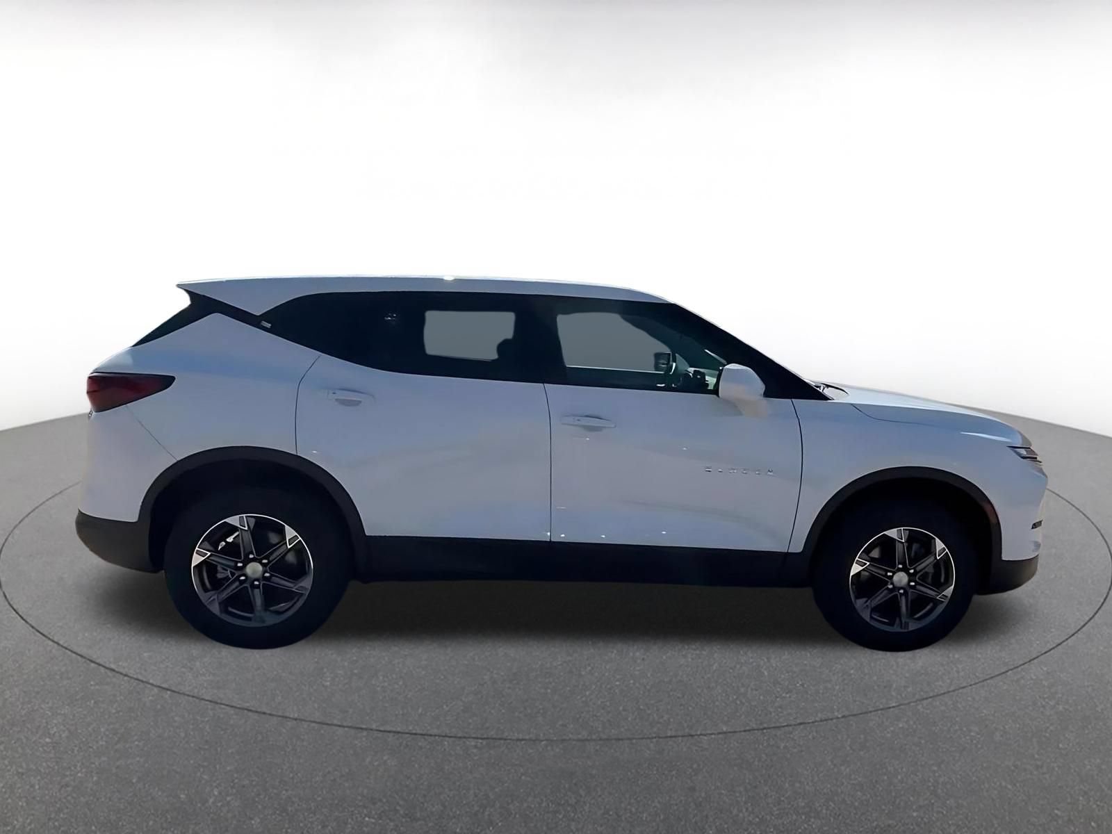 Used 2026 Chevrolet Blazer LT AWD/4WD image 15