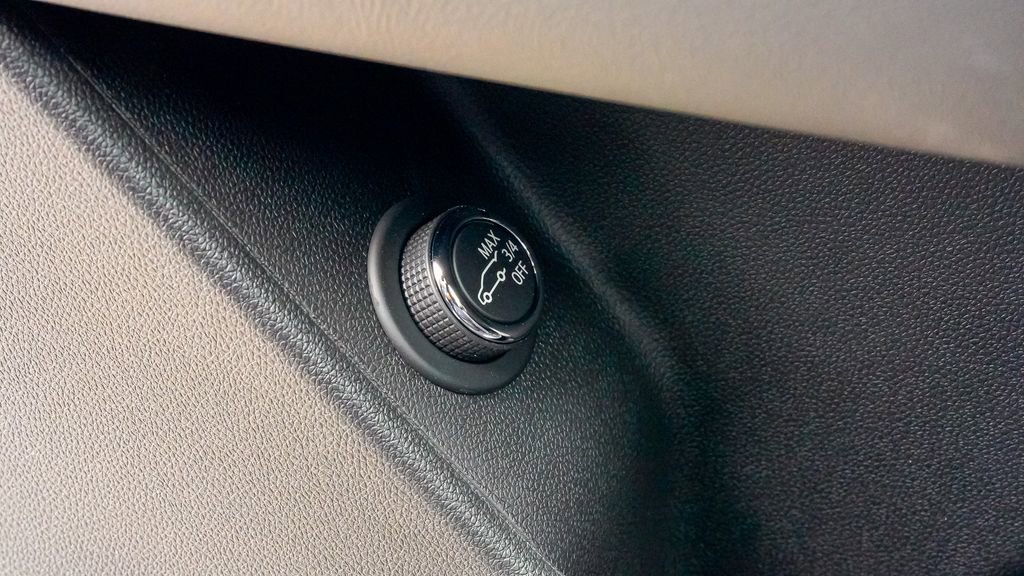 Certified 2025 Cadillac XT6 Luxury FWD image 26