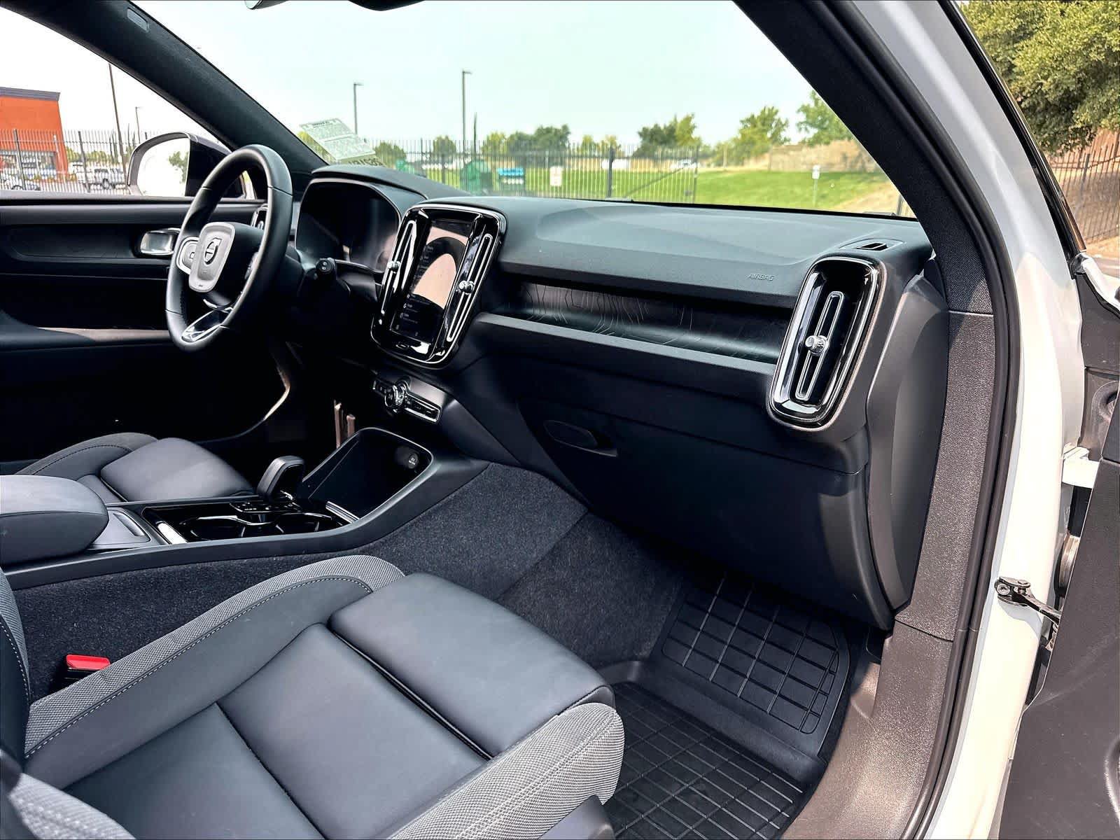 Used 2023 Volvo XC40 Recharge Core w/ Protection Package Premier AWD/4WD image 19