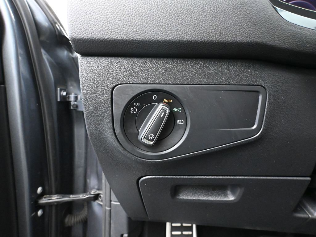 Used 2019 Volkswagen Tiguan SEL Premium R-Line image 31